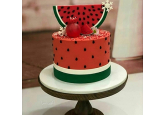 تزیین هندوانه شب یلدا در اسلامشهر تزیین هندوانه شب یلدا در اسلامشهر