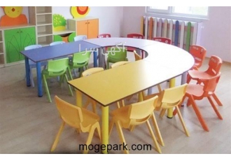 طراحی و ساخت انواع میز و صندلی کودک