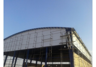 اجرای سقف شیروانی سوله خرپا ساندویچ پنل اجرای سقف شیروانی سوله خرپا ساندویچ پنل